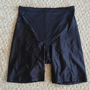 Victoria's Secret ShapewearBody Smoothing Shorts size M